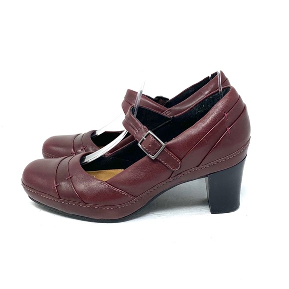 clarks mary jane pumps